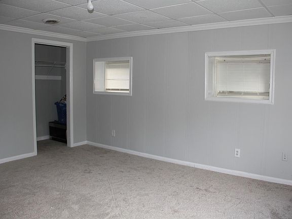 4th image of 137 E Showalter Dr