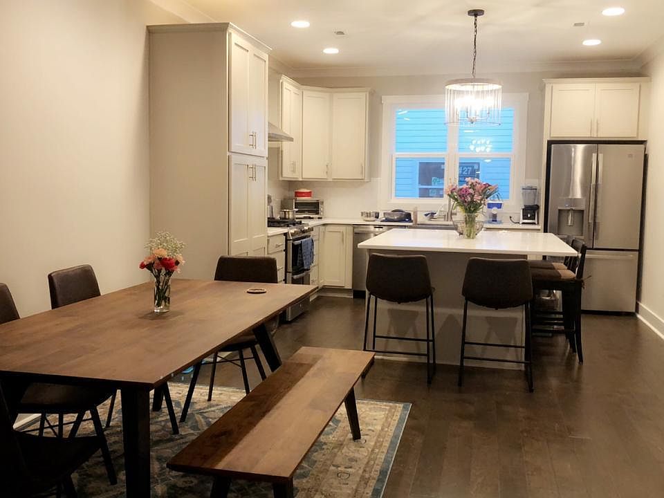 Open kitchen with dining area