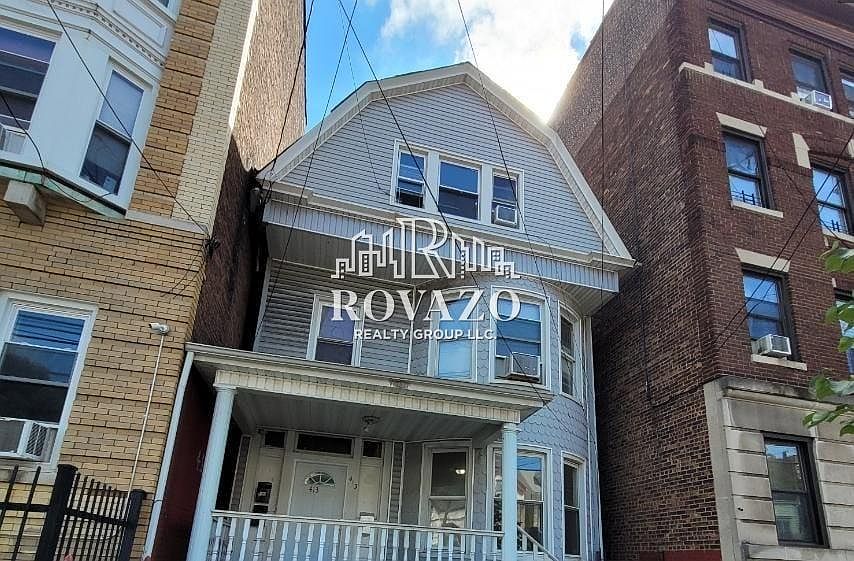 1st image of 413 Summer Ave #3
