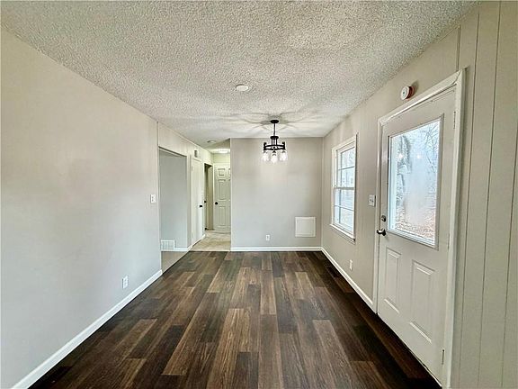 5th image of 223 E Bannister Rd