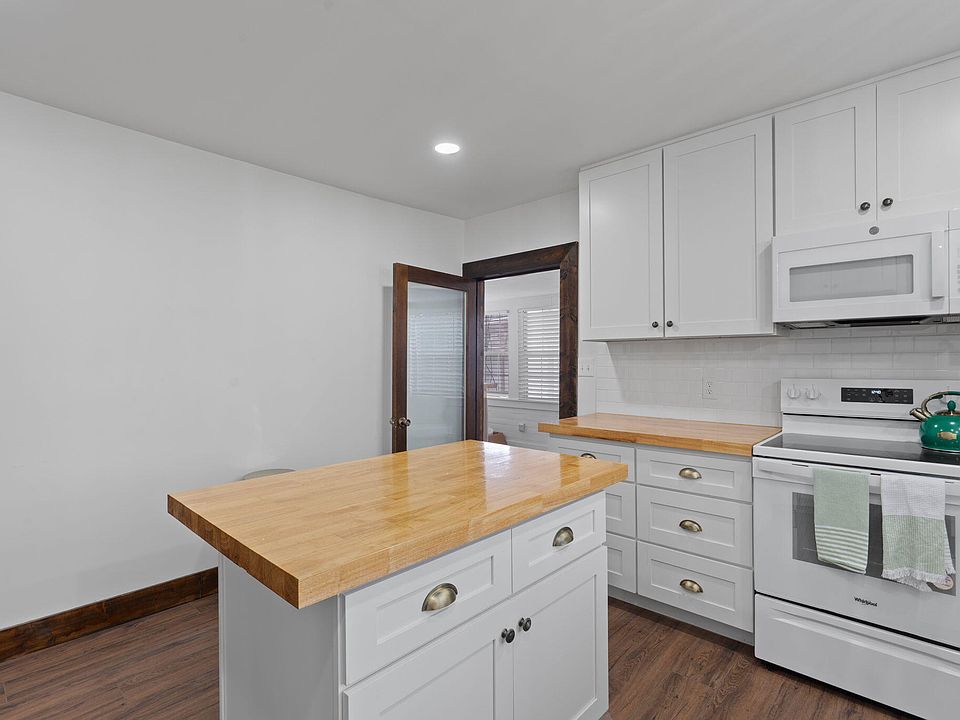 13th image of 852 County Road 422