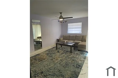 1302 Gateway Dr Photo 1