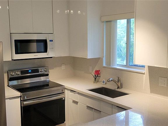 4th image of 2125 NW 77th Way APT 201