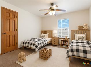 105 Tomahawk Trl, Seguin, TX 78155