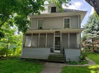 1808 E 3rd St, Sterling, IL 61081