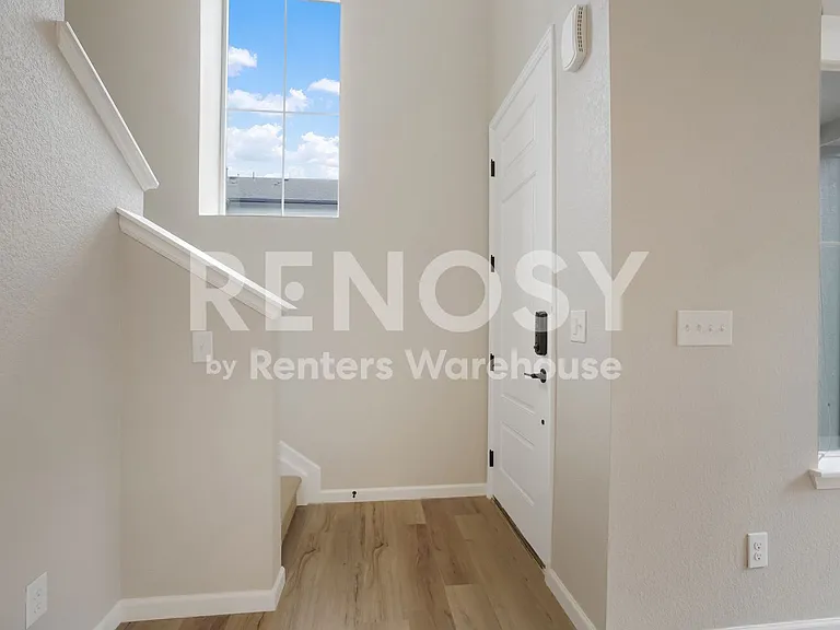 421 Millwall Cir — Photo 5