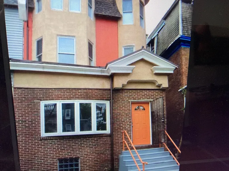 4825 Baltimore Avenue — Photo 10