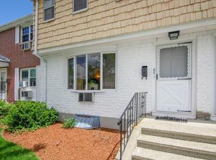27 Village Green Dr #28, North Andover, MA 01845