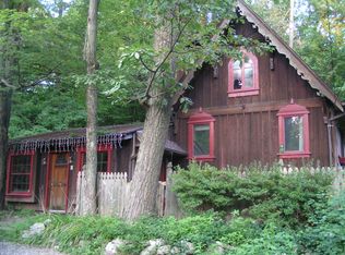 8 Fairlawn Dr, Hewitt, NJ 07421