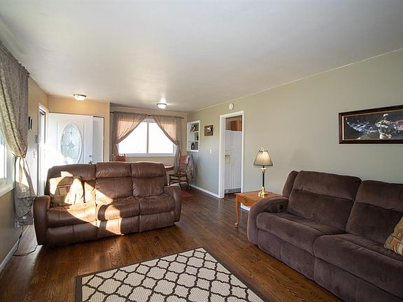 5th image of 158 Brookhaven Ave