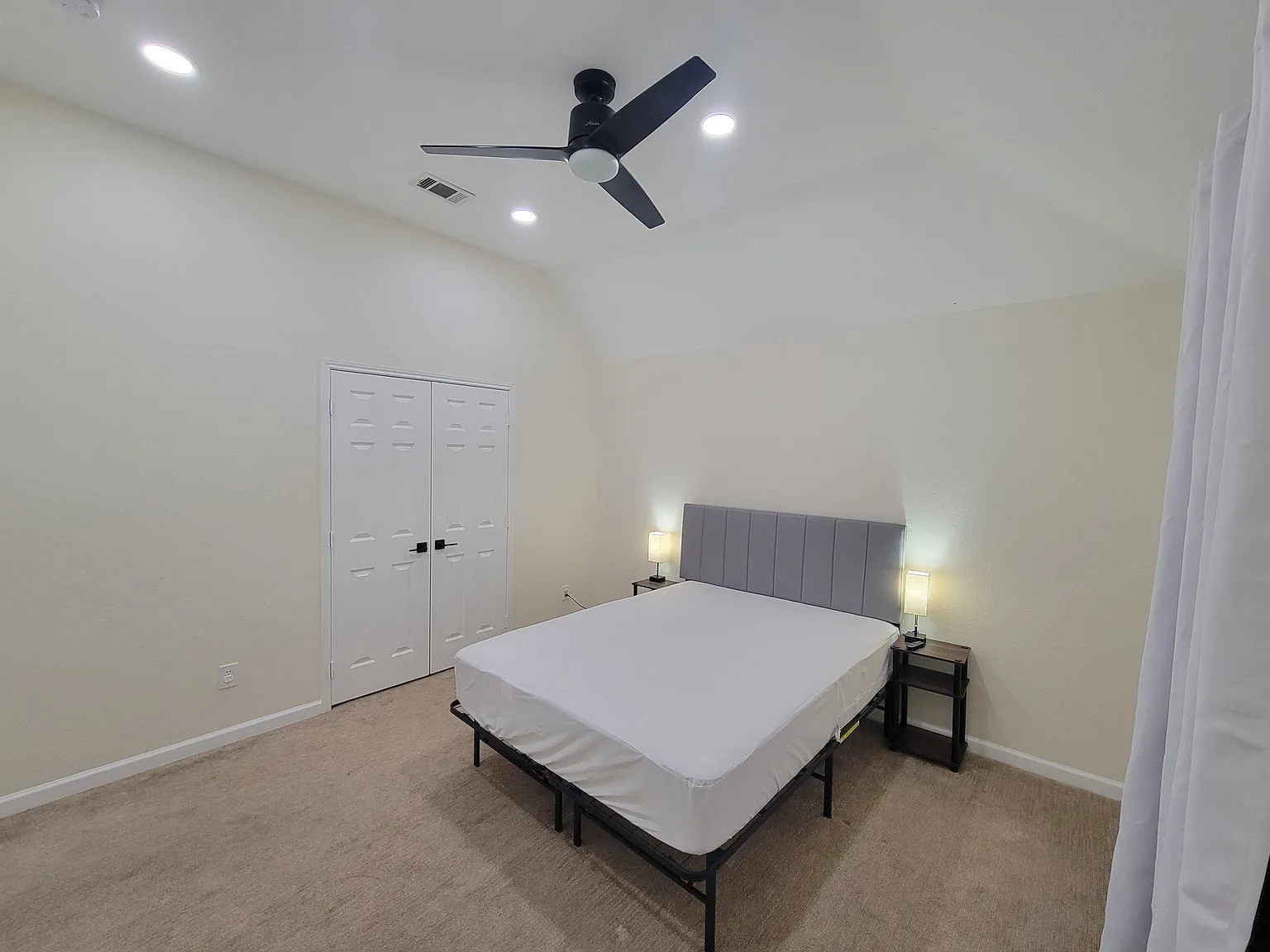 4 bed, 3.0 bath, 2882 sqft, $455 — Photo 3