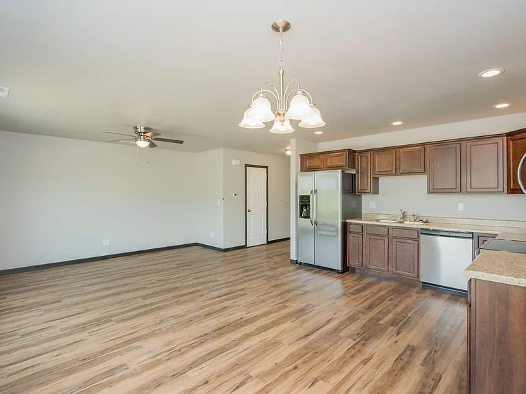 100 Kiersten Ln — Photo 2