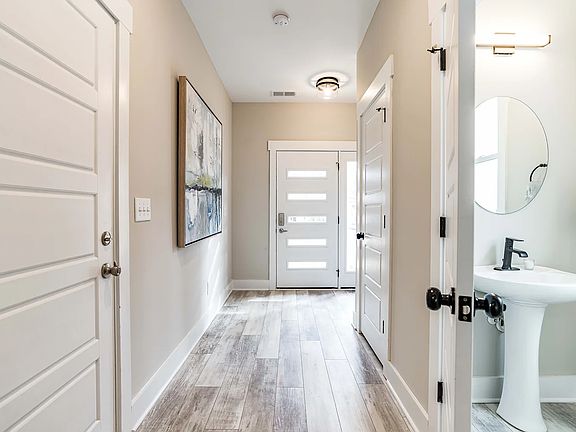 Inviting entry hallway!