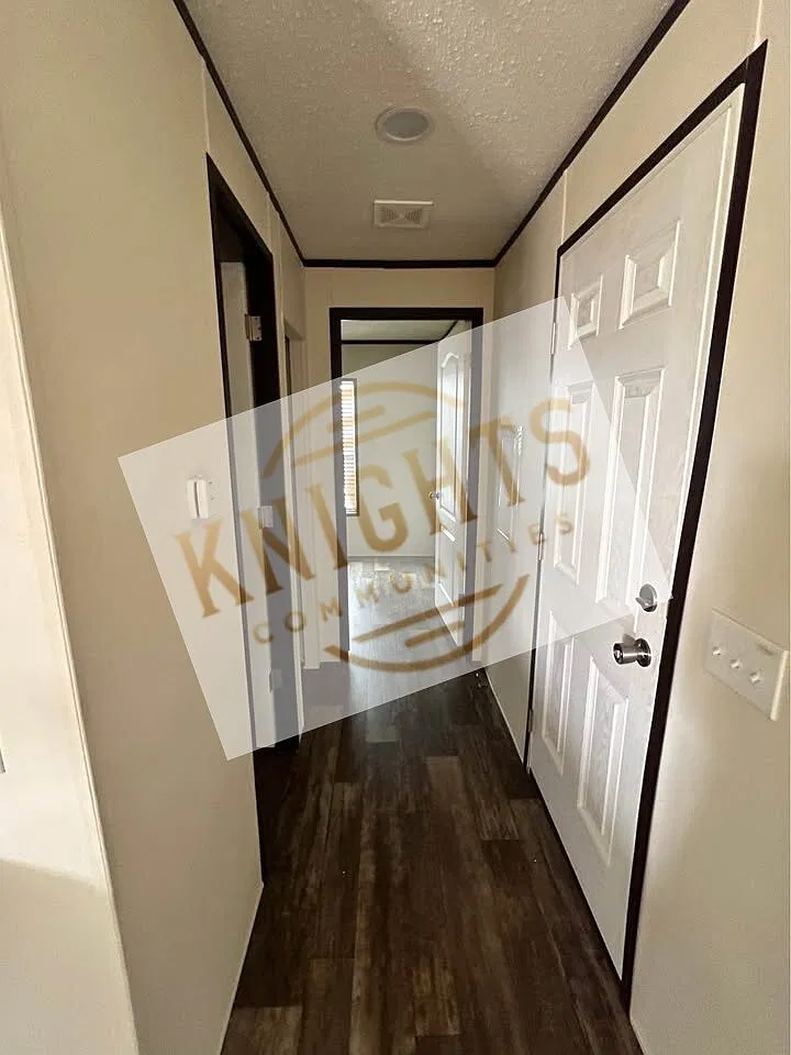 2 bed, 1.0 bath, $1,049 — Photo 2