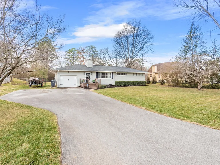 1223 Rocky Hill Rd — Photo 2