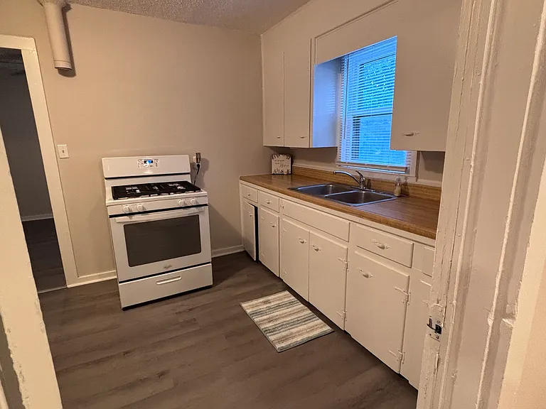 301 N Kates Ave — Photo 10