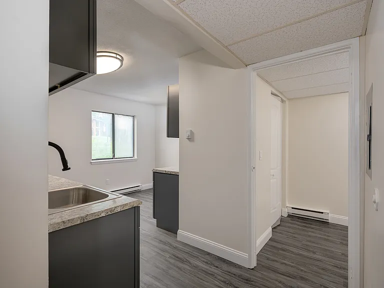 Oakbrook Manor Apartments — Photo 37