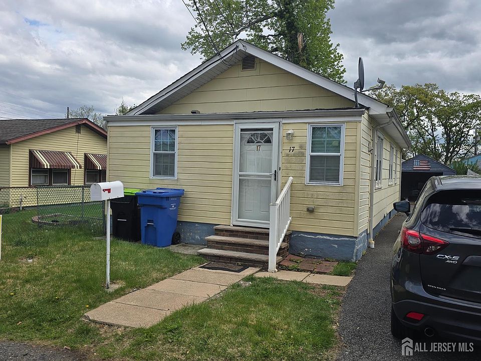 1st image of 17 Birchwood Dr