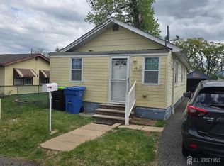17 Birchwood Dr, Keyport, NJ 07735
