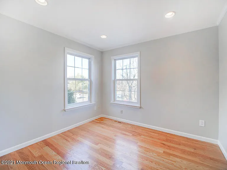 869 Mariposa Ct — Photo 14