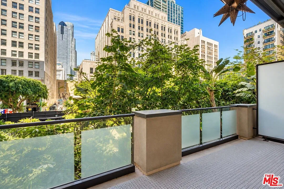 Studio, 1.0 bath, 450 sqft, $2,300 — Photo 3