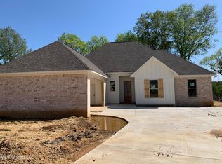 152 Catherine Blvd, Clinton, MS 39056