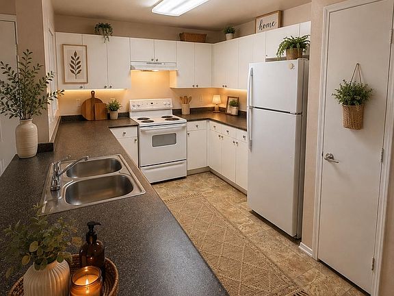4th image of 16265 Stonebridge Pkwy #213
