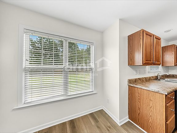 5th image of 207 Fledgling Way