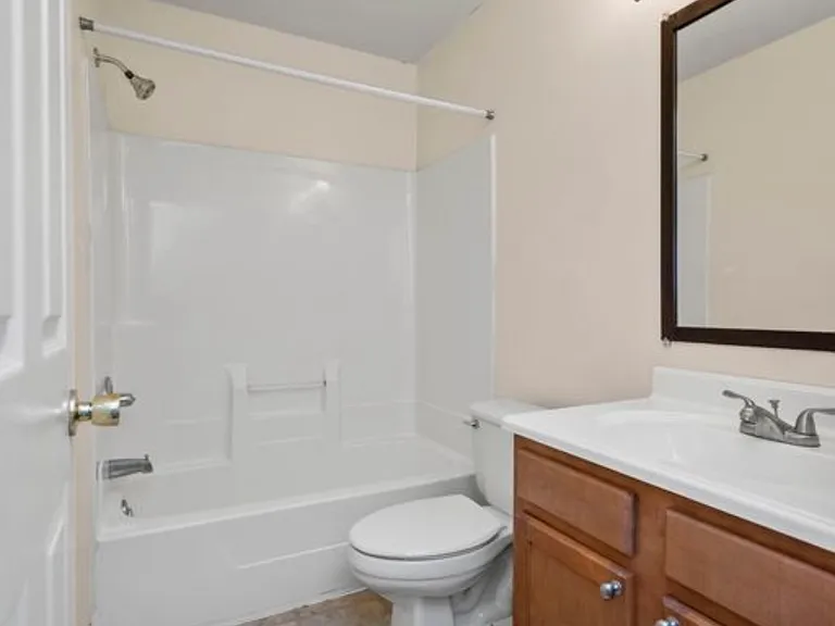 205 Simpson Ave — Photo 15