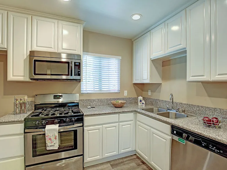 6830 Rosemead Blvd — Photo 35
