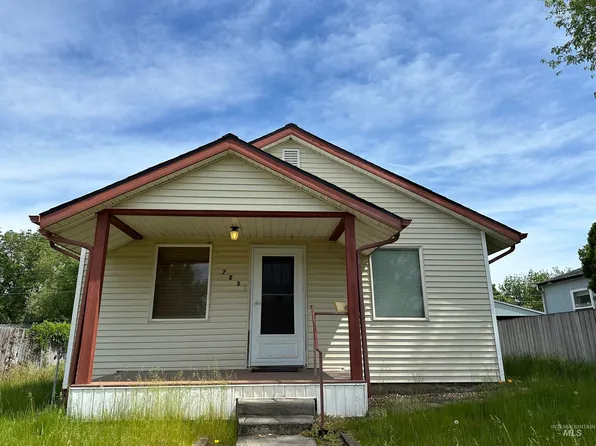 723 3rd St, Clarkston, WA 99403