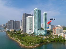 1900 N Bayshore Dr