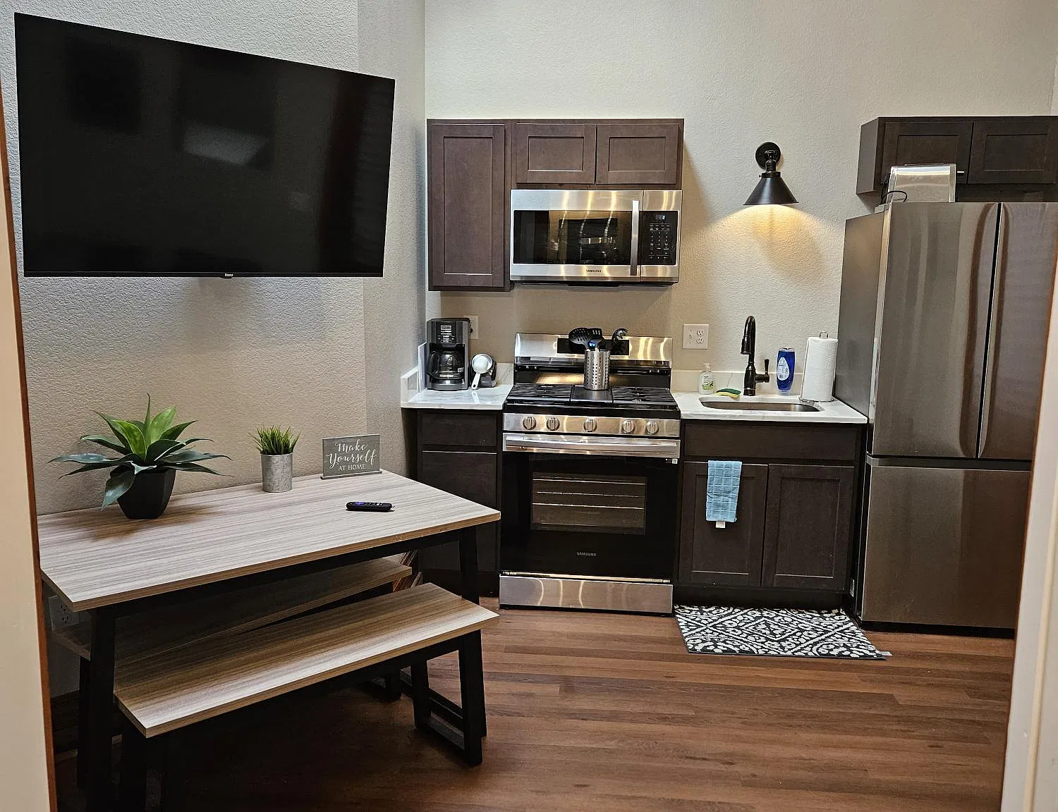 Studio, 224 sqft, $1,260 — Photo 1