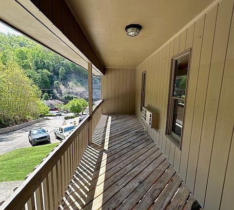2nd image of 131 Lancelot Ct #24