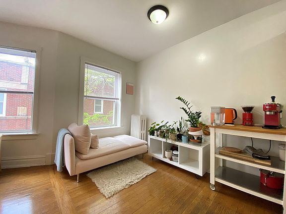 3rd image of 5529-33 N Kenmore Ave #3B