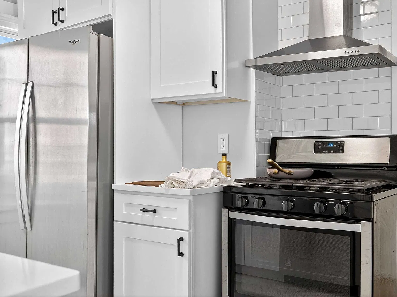 3 bed, $3,900 — Photo 2