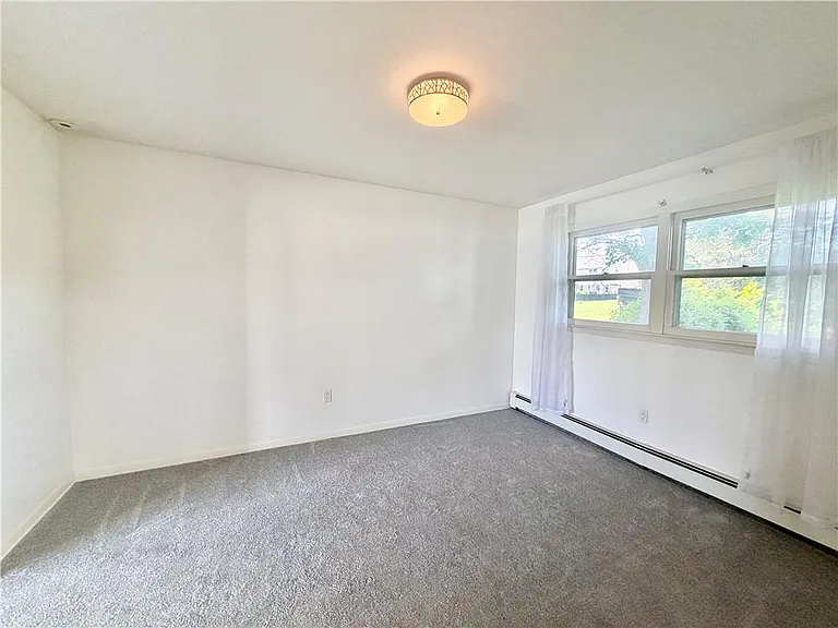 1160 Brentwood Ave — Photo 15