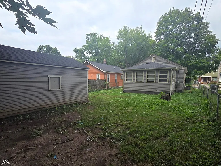 4969 Crittenden Ave — Photo 21