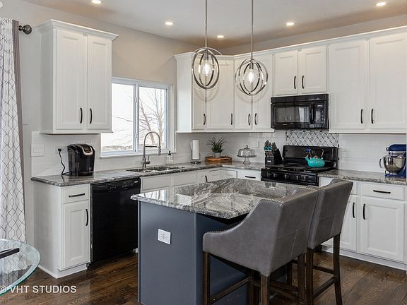 3rd image of 7717 Briarcliff Dr