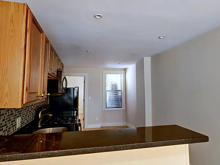 62 Joy St #1B — Photo 10