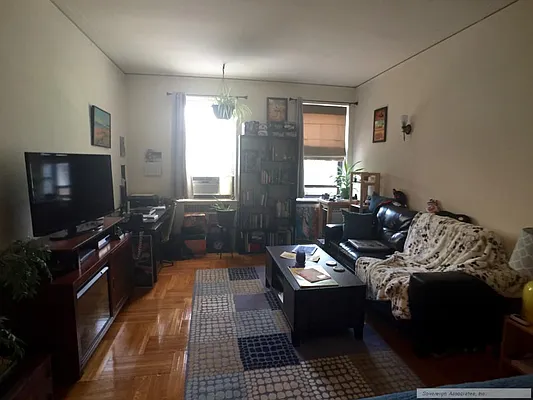 Rented by Sovereign Associates | media 45