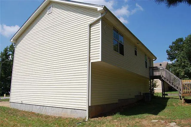 3 bed, 1128 sqft, $1,700 — Photo 3