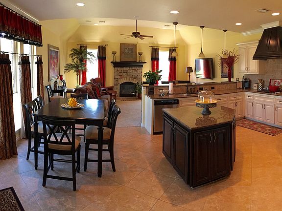 3rd image of 1600 NW 171st St