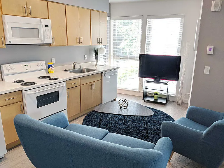 Lavender Apartments — Photo 2