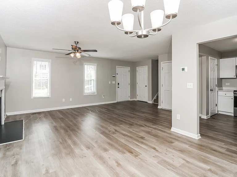 417 Remington Ct — Photo 10