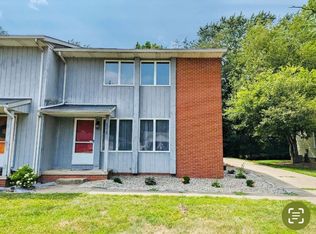 5215 Johnnycake Rdg NE, Canton, OH 44705