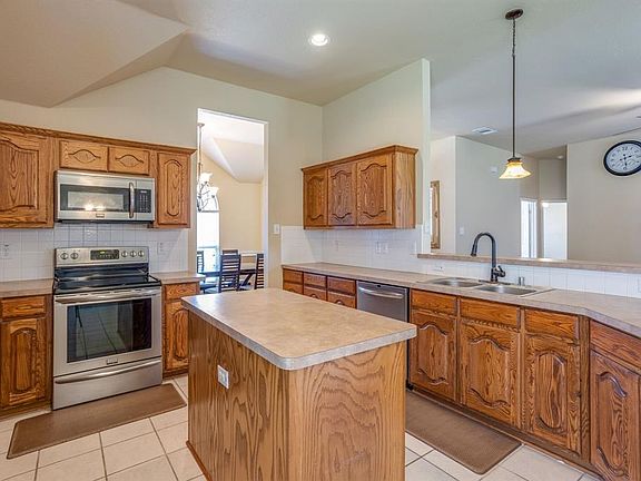 4th image of 7501 Kallan Dr