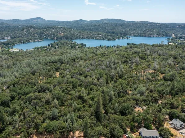 1 Yorkshire Dr, Penn Valley, CA 95946