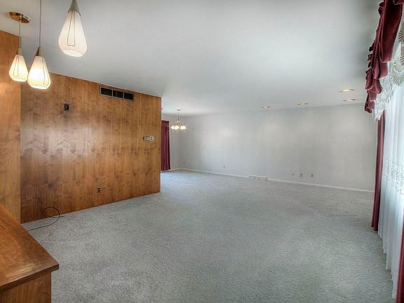 5th image of 2346 S Fulton St