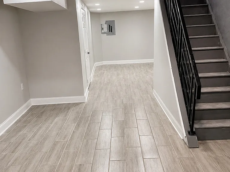 347 N Robinson St — Photo 12